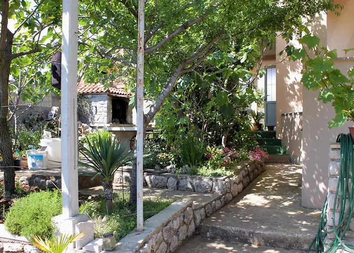 Pensjonat With A Parking Space Krk - 5360 Krk Town